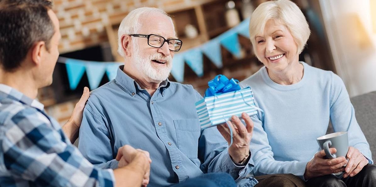 Ideas de regalos para personas mayores que están en residencias
